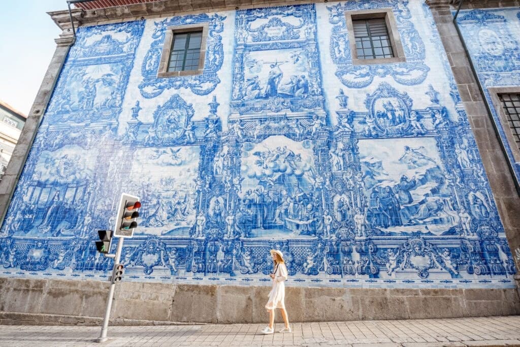 Azulejo workshop — hand-paint traditional tiles